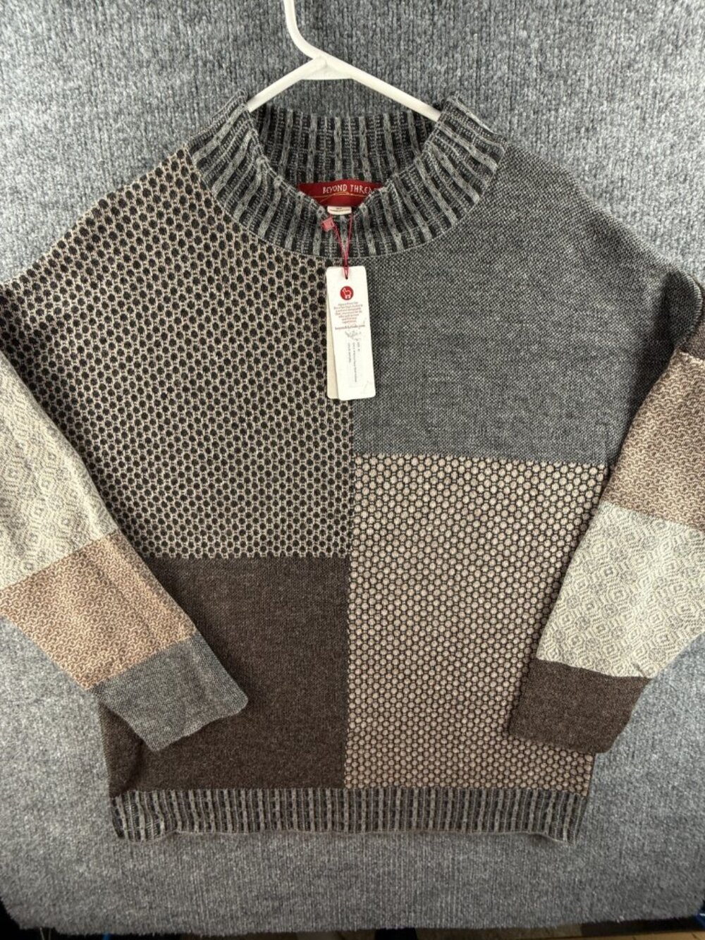 NWT Beyond Threads Knit Sweater Geometric Pullover Gray Peru 100% Baby Alpaca